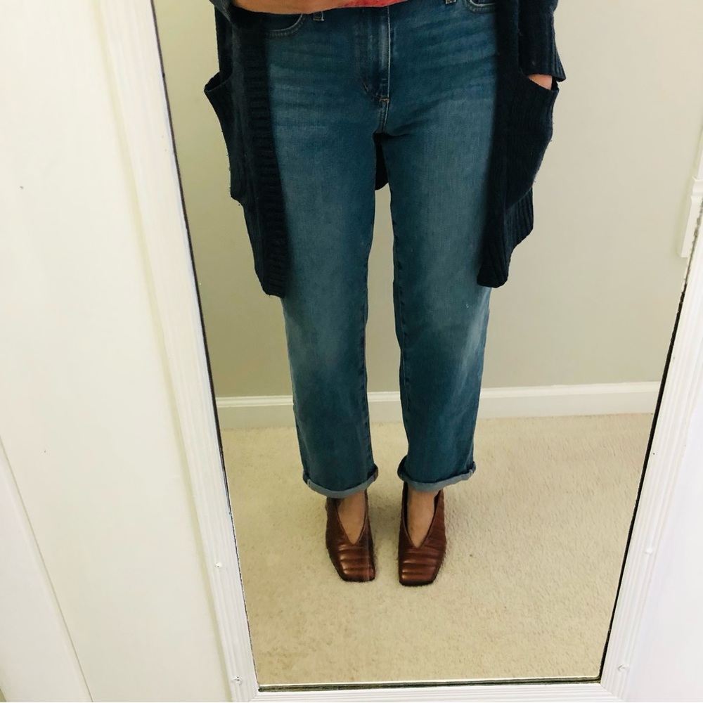 Joe's Narrissa boyfriend high waisted roll hem jeans . Medium wash size 26